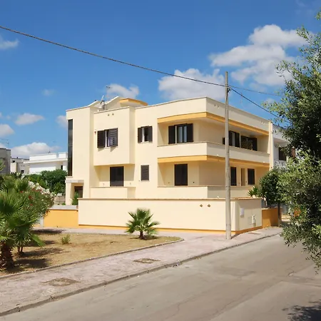 לינה וארוחת בוקר Erminia - Free Parking E Mare Vicino