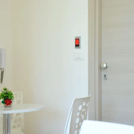 לינה וארוחת בוקר Erminia - Free Parking E Mare Vicino 4*