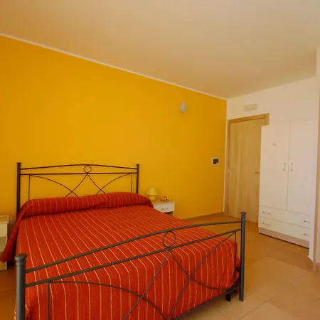 Bed & Breakfast Erminia - Free Parking E Mare Vicino 4*