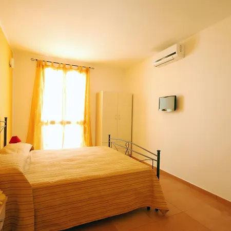 Erminia - Free Parking E Mare Vicino