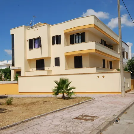 Erminia - Free Parking E Mare Vicino Presicce