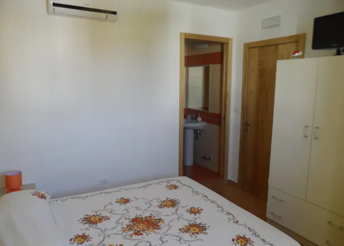 Erminia - Free Parking E Mare Vicino 4*