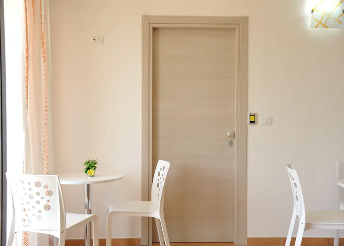 Alojamento de Acomodação e Pequeno-almoço Erminia - Free Parking E Mare Vicino 4*